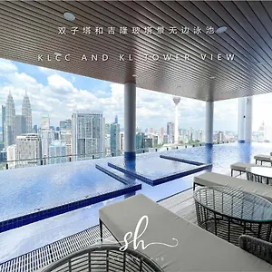 The Luxe Klcc View Sky Pool Apartamento Kuala Lumpur